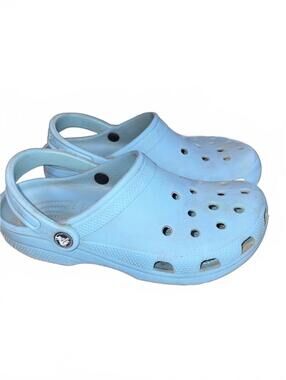 Classic Croc Clogs- Men’s 6 Women’s 8